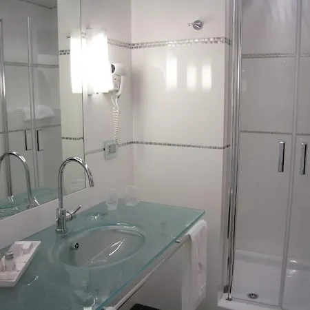 Link Hotel 4*