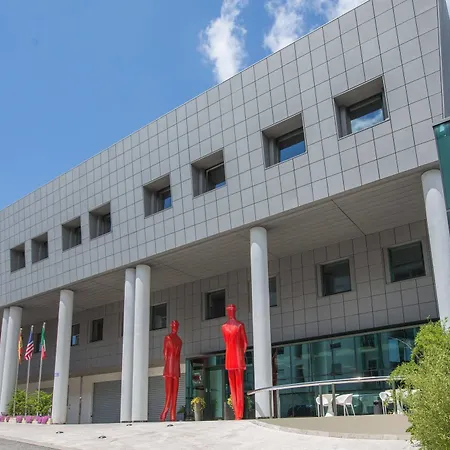 Link Hotel 4*