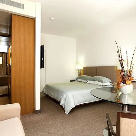 Link Hotel 4*