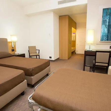 Link Hotel 4*